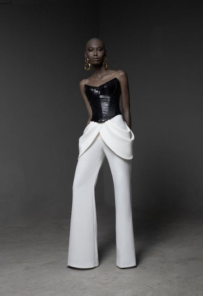 Pantalón Ser con peplum y bota recta elegante