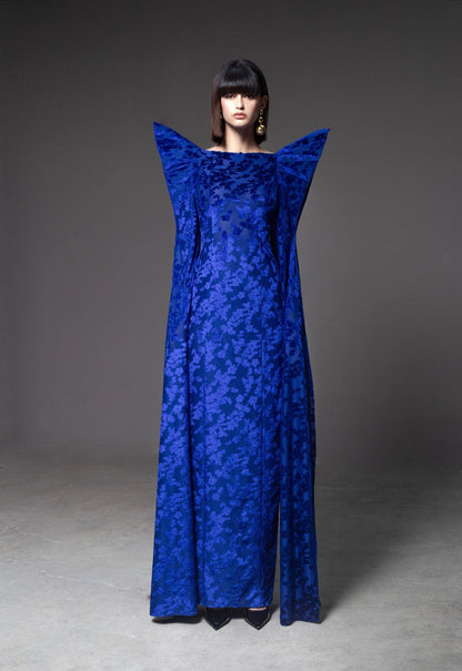Vestido Glamour con escote en espalda y mangas estructuradas 