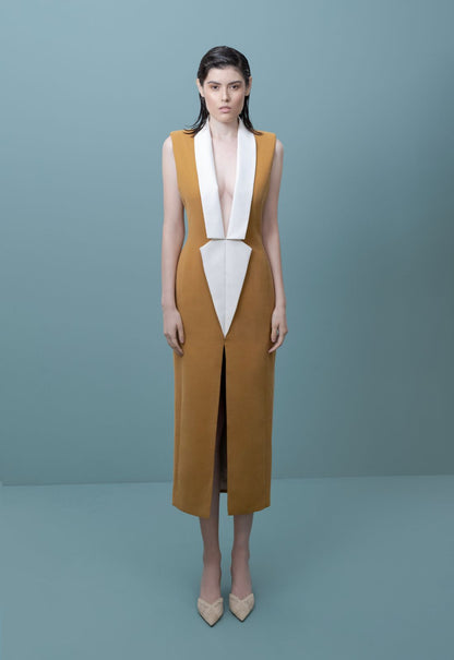 Vestido fe elegante tipo sastre y escote profundo